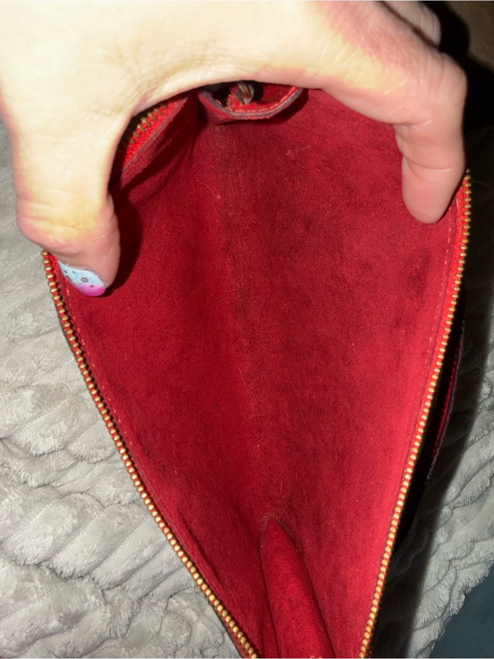 Louis Vuitton EPI Red Pouchette - Picture 4 of 6